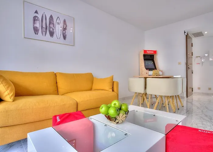 Luxury 4 Stars Apartment With 2 Terraces, Cannes Croisette